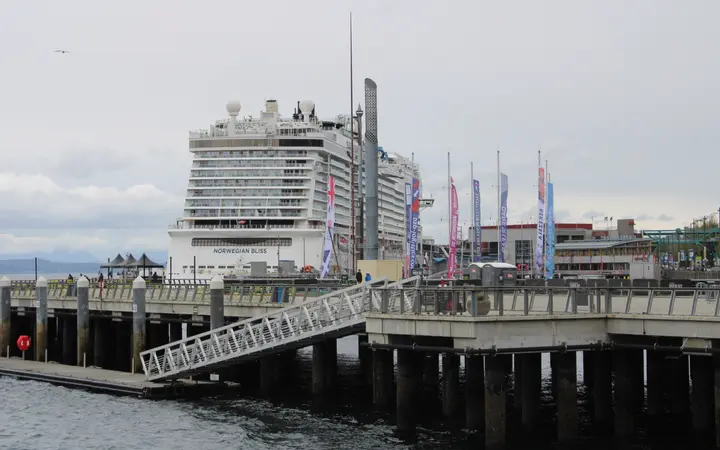 A cruise ship docked at Pier 66 on the Seattle downtown waterfront