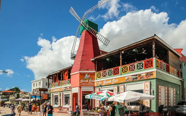Shops and restaurants along the Great Bay boardwalk in Philipsburg
