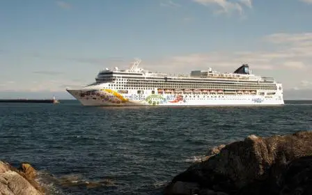 Norwegian Pearl cruise ship sailing to homeport