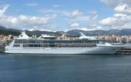 Vision Of The Seas cruise ship sailing to homeport