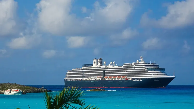 Holland America Line cruise ship ms Zuiderdam sailing to homeport