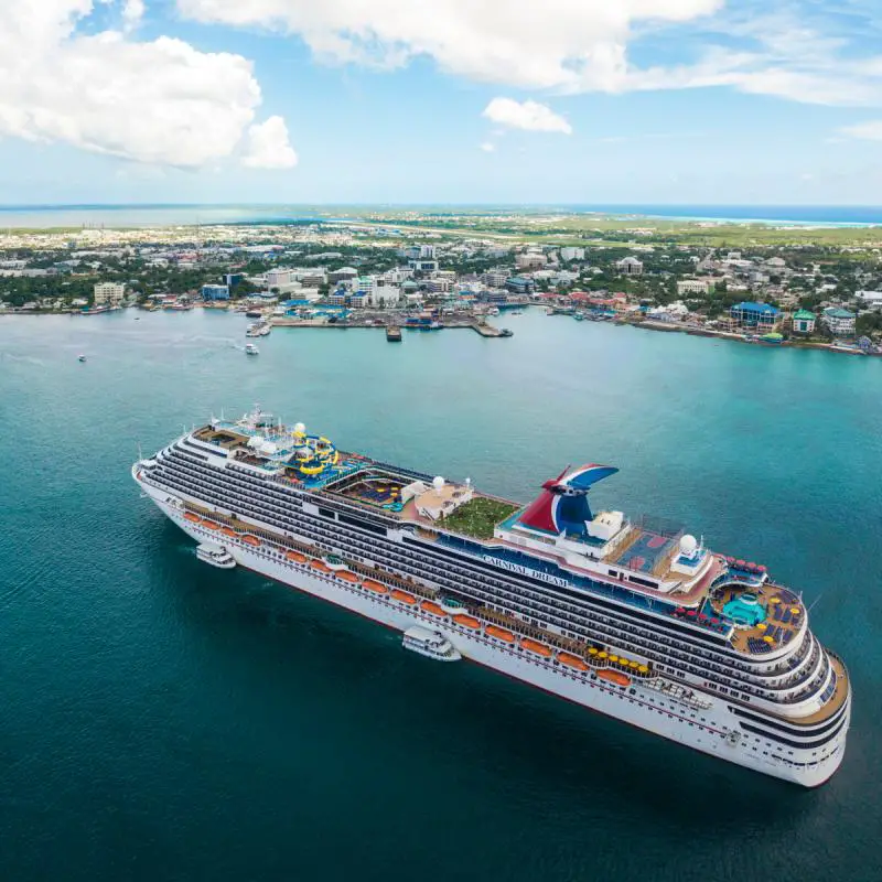 cruise on the cayman islands
