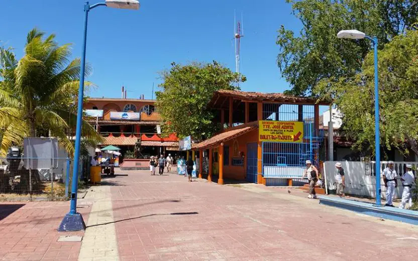 cruise terminal Zihuatanejo (Ixtapa), Mexico