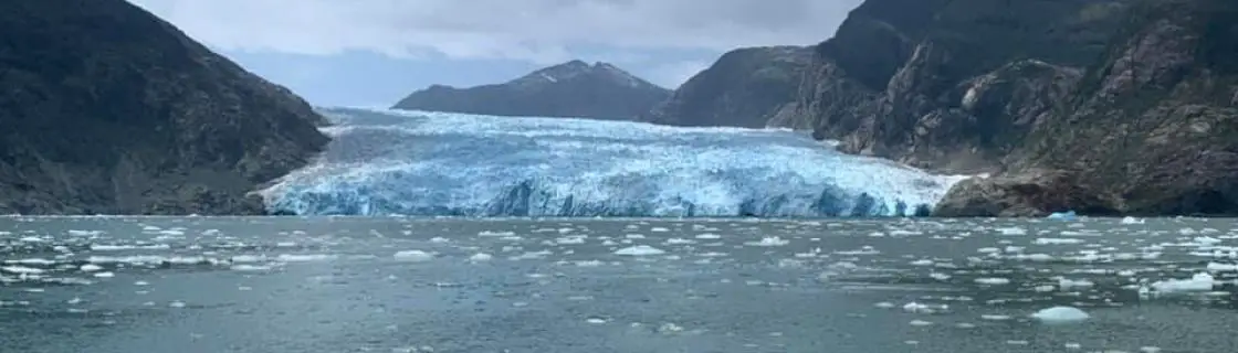 Laguna San Rafael Blue Glacier by cruise ship