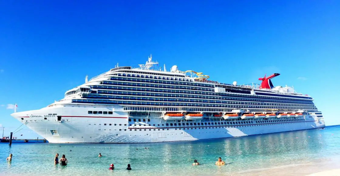 Carnival Breeze cruise ship in Grand Turk