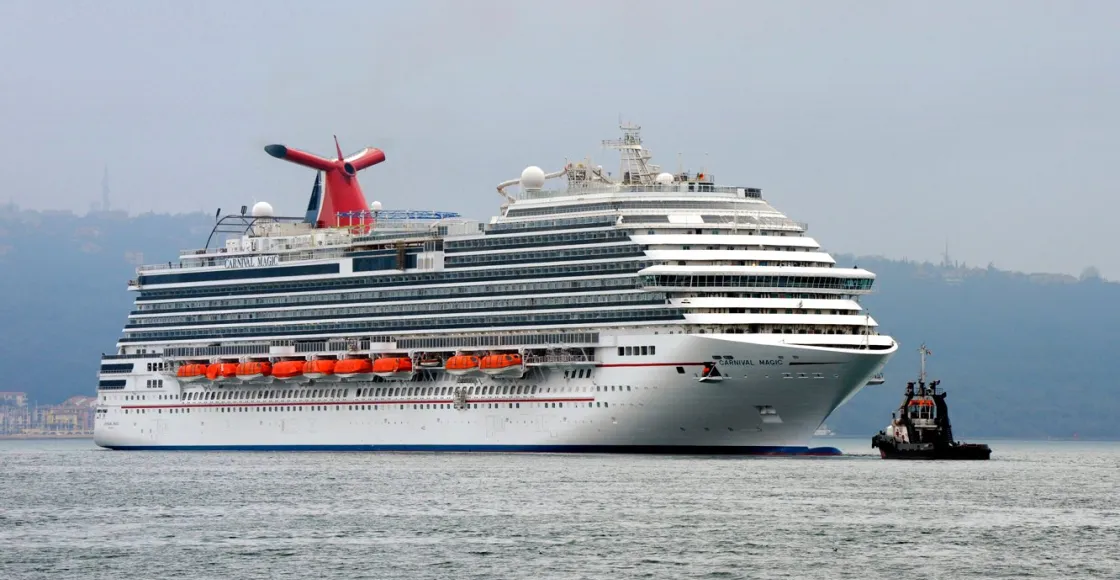 Carnival Magic cruise ship sailing from home port