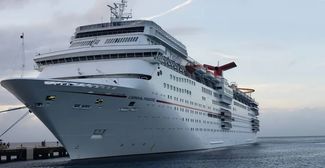 Carnival Paradise cruise ship sailing to homeport