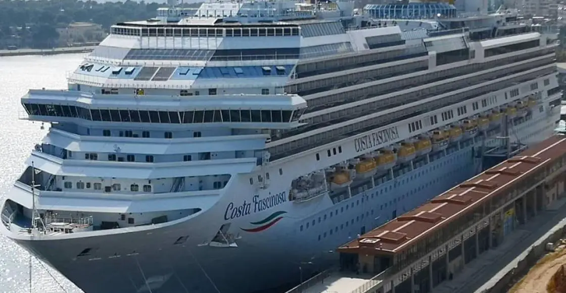 Costa Fascinosa cruise ship sailing to homeport