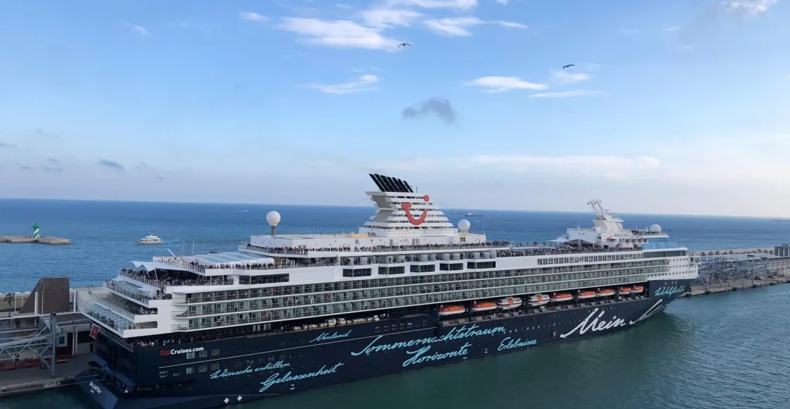 TUI Cruises Mein Schiff Herz cruise ship sailing to homeport