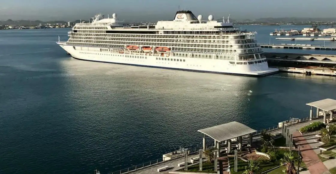 Viking Sea cruise ship sailing to homeport